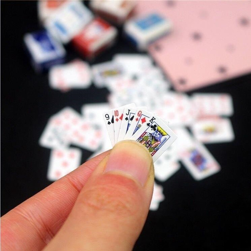 Prank Toys - 1 Set Kartu Bermain Poker Mini