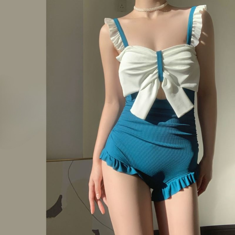 Costumes - Pakaian Renang Wanita dengan Detail Pita